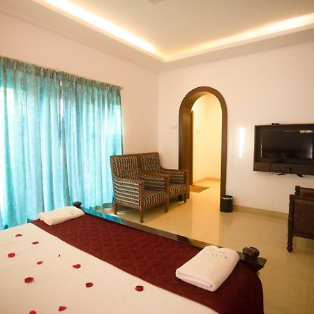 Saaral Resort Kuttālam Exterior foto