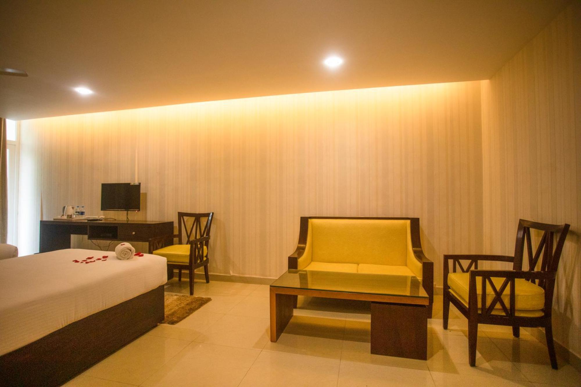 Saaral Resort Kuttālam Exterior foto