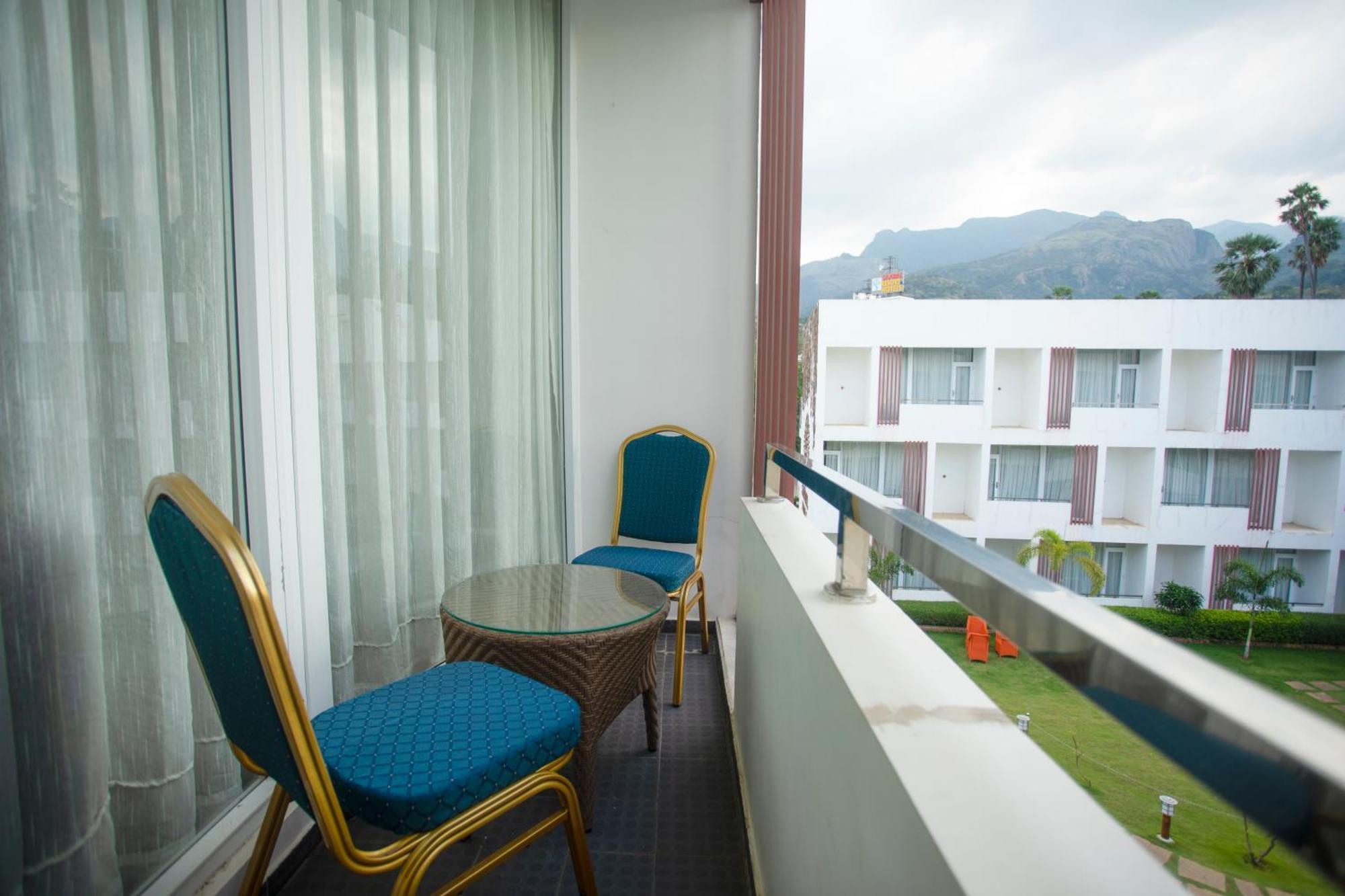 Saaral Resort Kuttālam Exterior foto