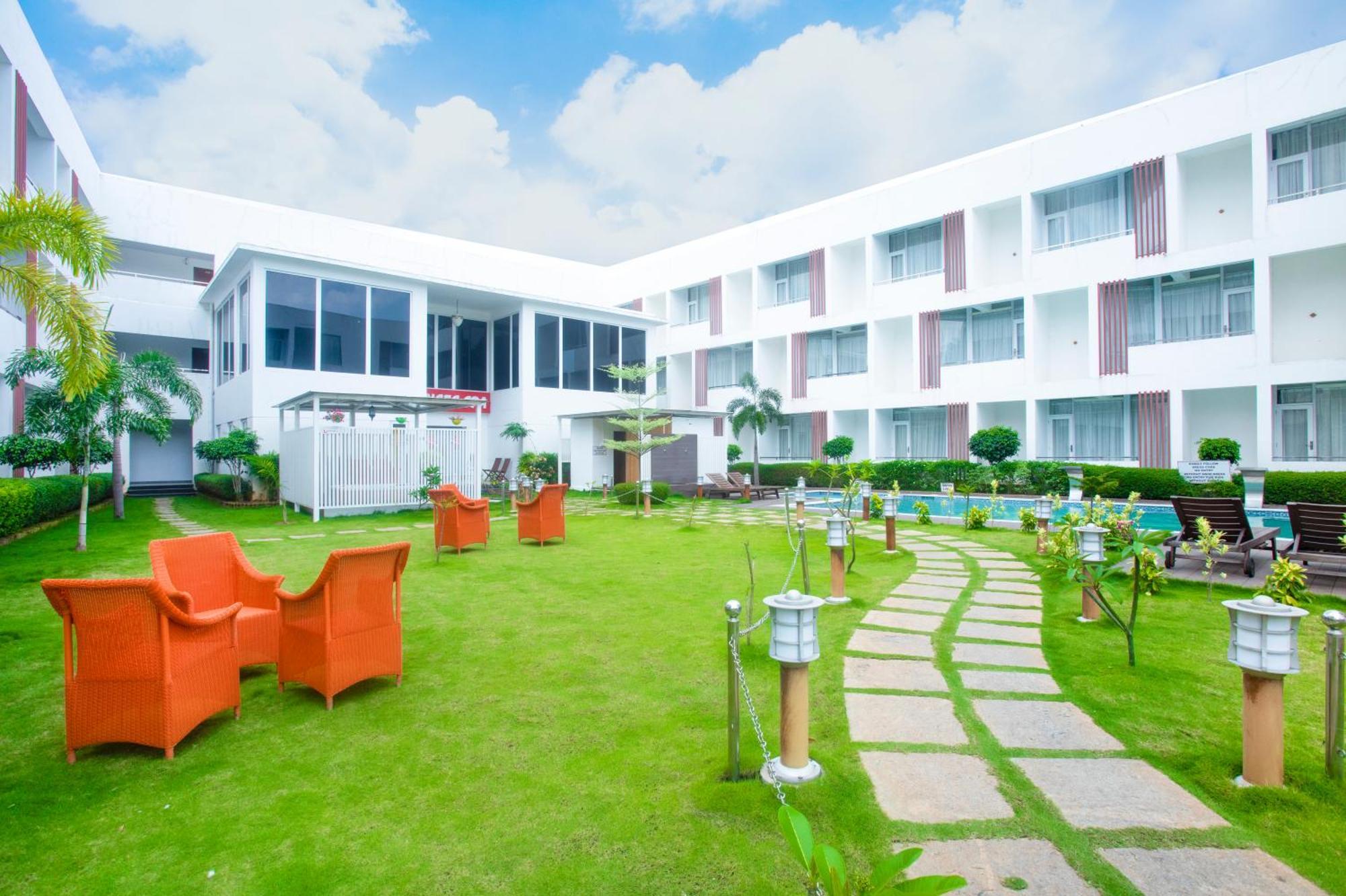 Saaral Resort Kuttālam Exterior foto