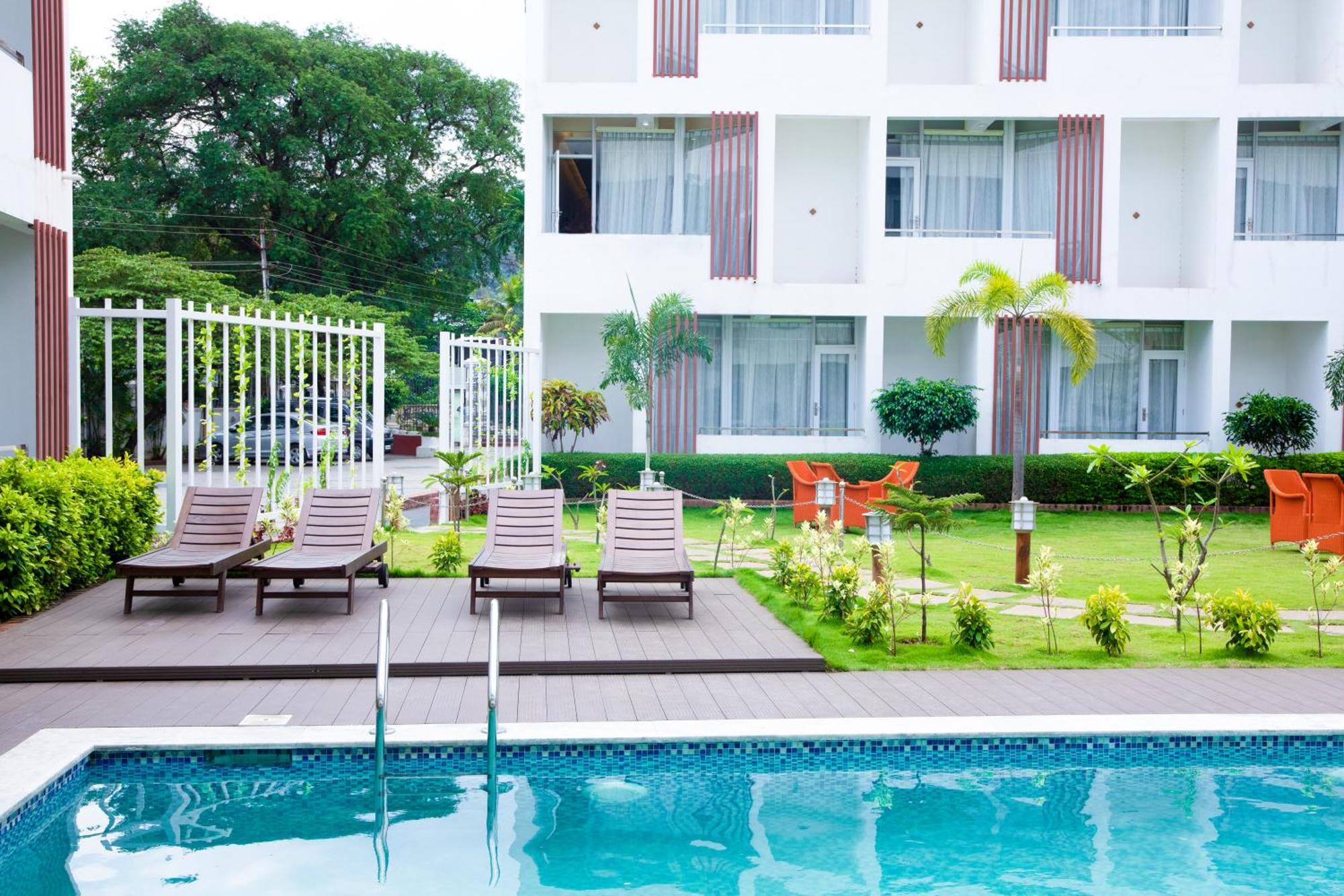 Saaral Resort Kuttālam Exterior foto